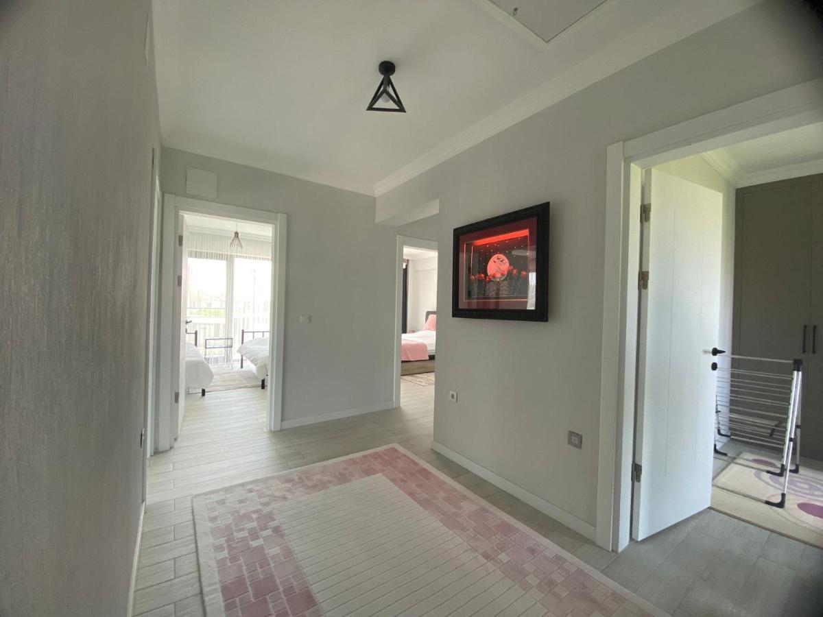 Kalinda Close To Airport